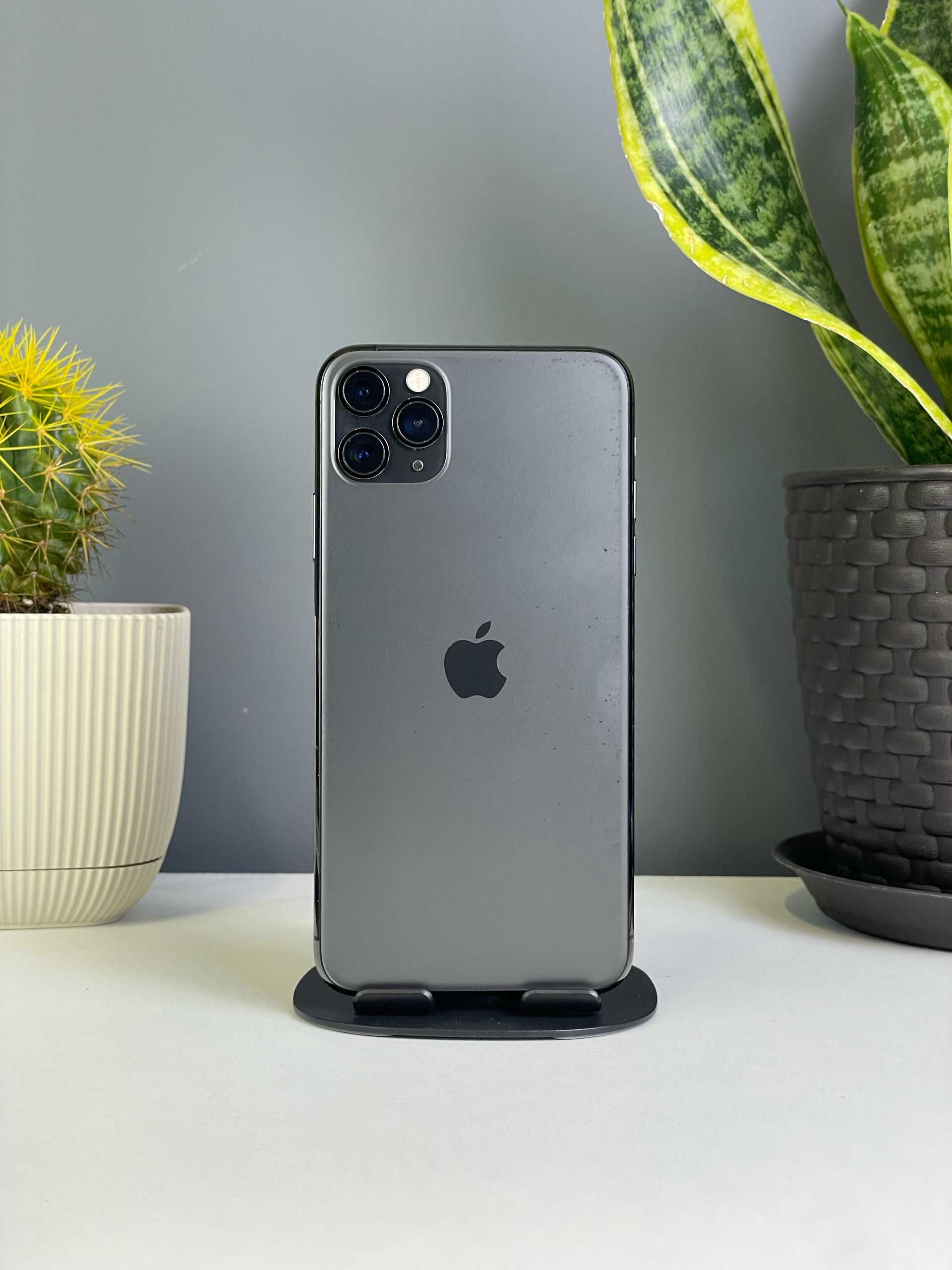 Купить б/у Apple iPhone 11 Pro Max 256GB серый арт. 82317 - магазин Ало-Ало